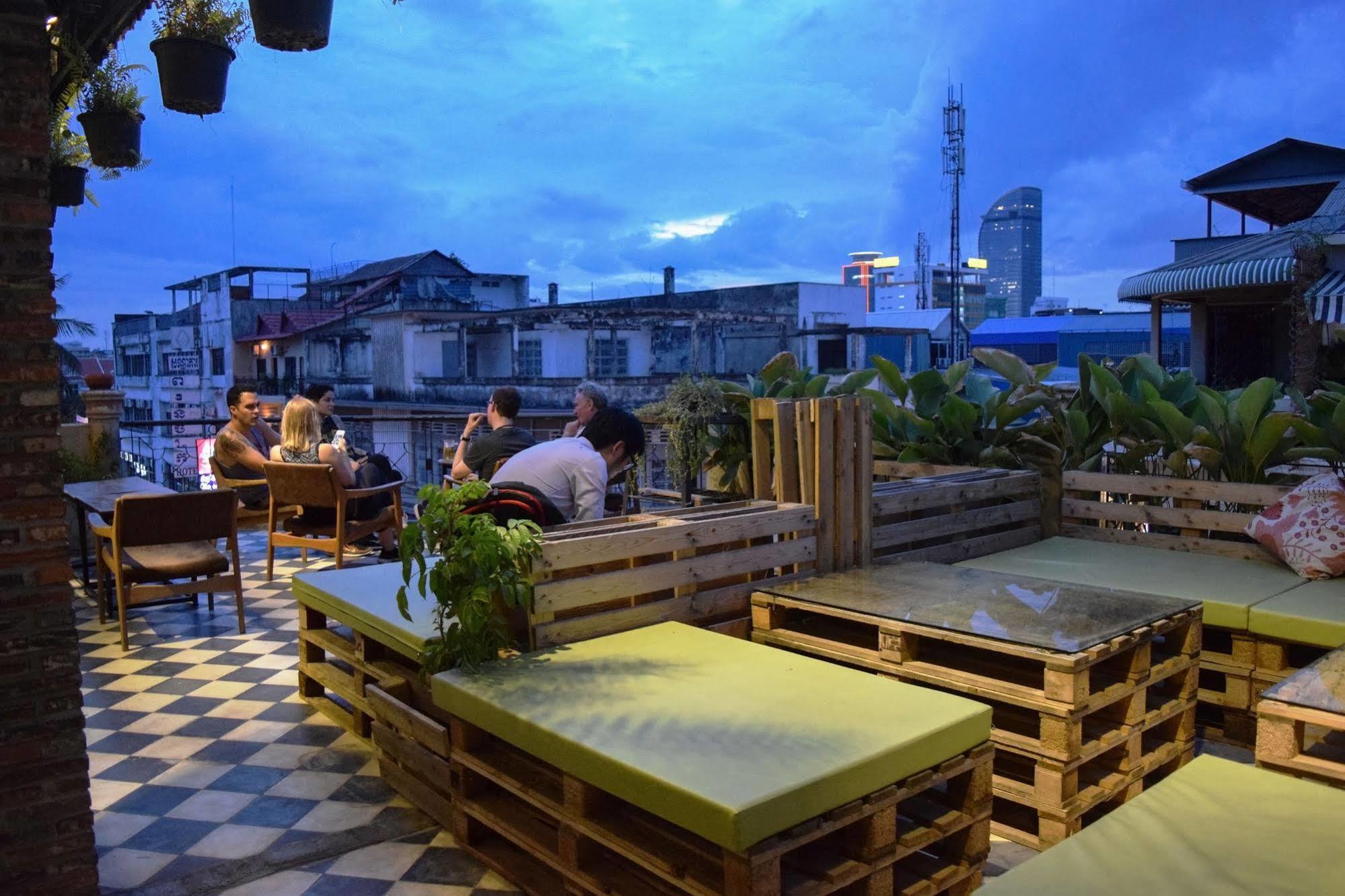 Rachana Hostel Phnom Penh Exterior photo